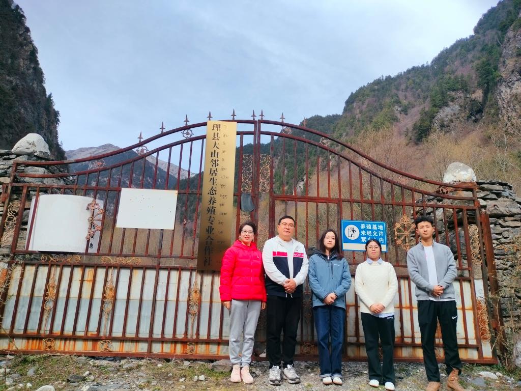 金融学院联合招生就业处赴阿坝州考察双创项目