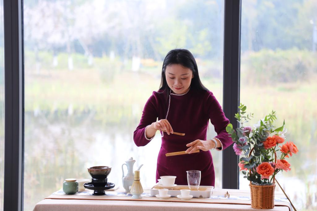 “三八”国际妇女节茶艺插花活动